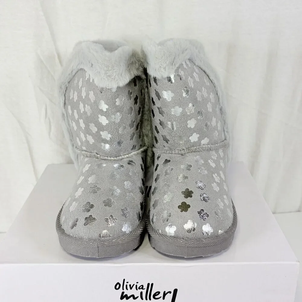 Olivia Miller Girls' Slipper Winter Boots Silver Stars, Faux Fur Gray Size 2